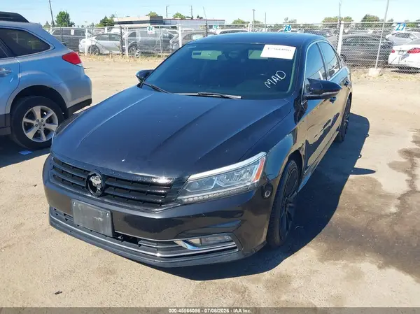 1VWBT7A34HC006036 2017 VOLKSWAGEN PASSAT - Image 2