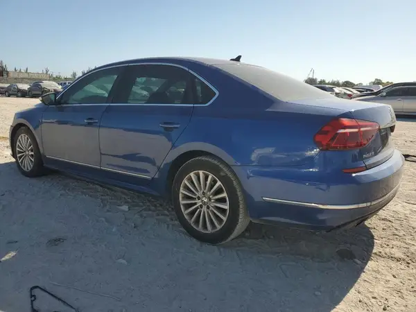 1VWBT7A34HC009227 2017 VOLKSWAGEN PASSAT - Image 2