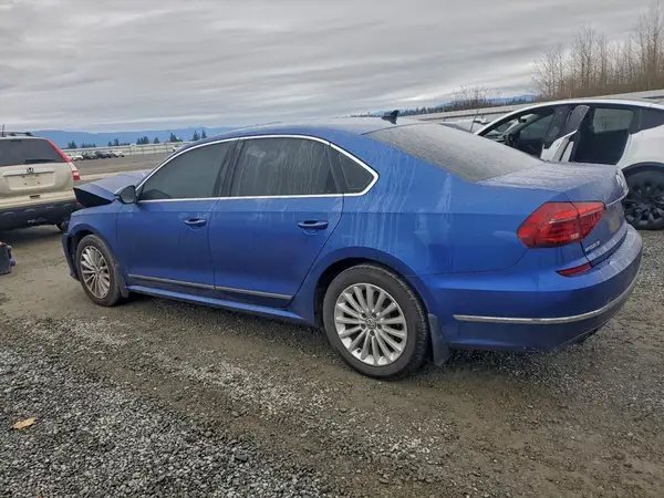 1VWBT7A34HC014623 2017 VOLKSWAGEN PASSAT - Image 2