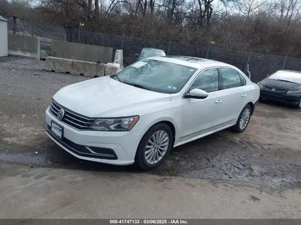 1VWBT7A34HC015593 2017 VOLKSWAGEN PASSAT - Image 2