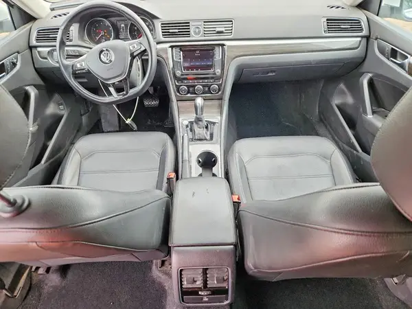 1VWBT7A34HC017330 2017 VOLKSWAGEN PASSAT - Image 8