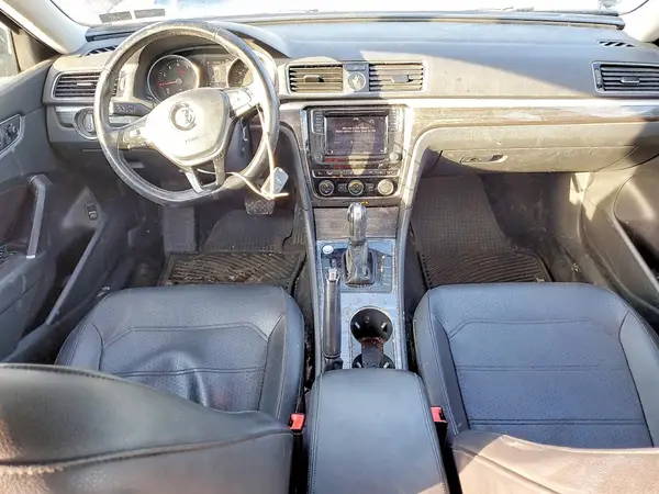 1VWBT7A34HC019675 2017 VOLKSWAGEN PASSAT - Image 8