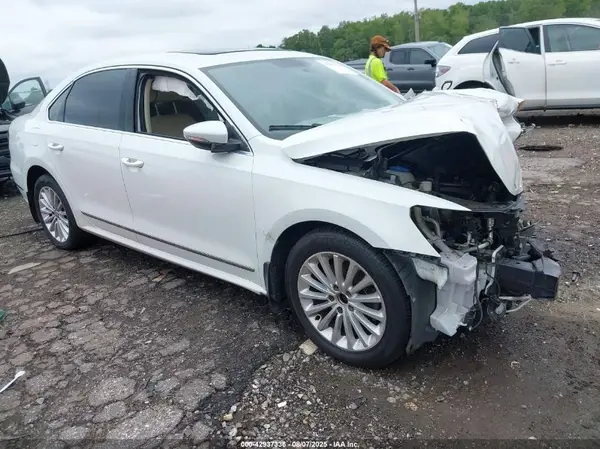 1VWBT7A34HC024777 2017 VOLKSWAGEN PASSAT - Image 1