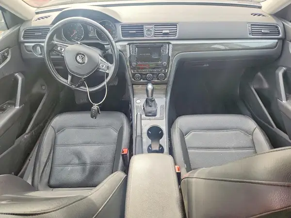1VWBT7A34HC025427 2017 VOLKSWAGEN PASSAT - Image 8