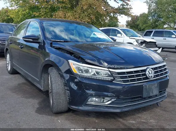 1VWBT7A34HC025671 2017 VOLKSWAGEN PASSAT - Image 1