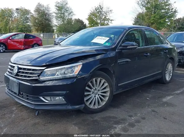 1VWBT7A34HC025671 2017 VOLKSWAGEN PASSAT - Image 2