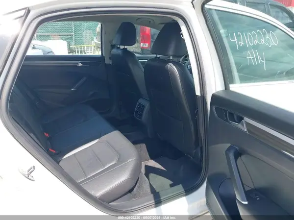 1VWBT7A34HC026397 2017 VOLKSWAGEN PASSAT - Image 8