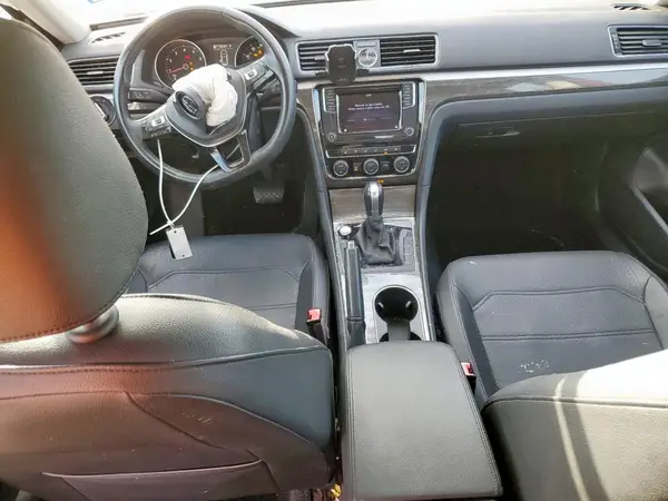 1VWBT7A34HC026917 2017 VOLKSWAGEN PASSAT - Image 8