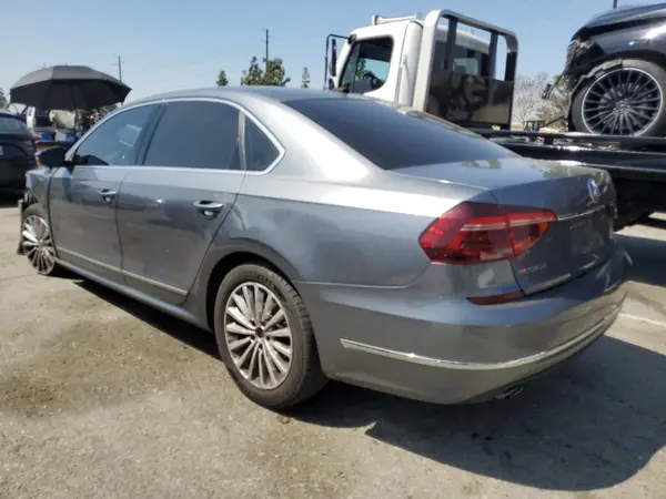 1VWBT7A34HC030868 2017 VOLKSWAGEN PASSAT - Image 2