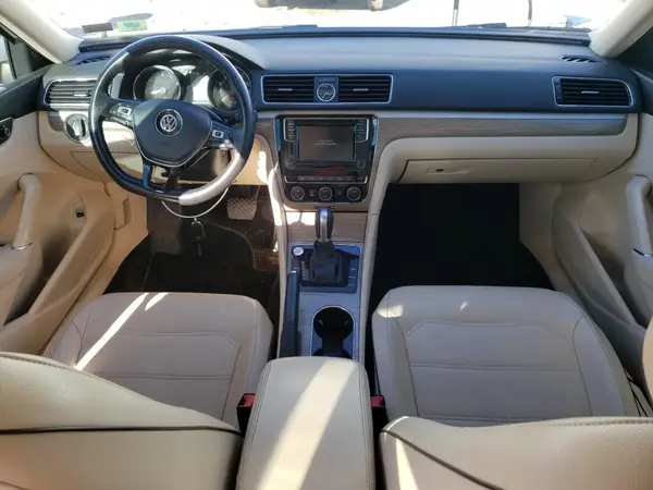 1VWBT7A34HC030904 2017 VOLKSWAGEN PASSAT - Image 8