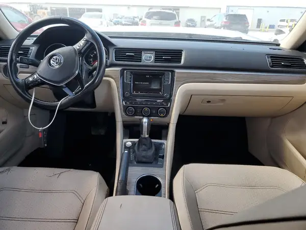 1VWBT7A34HC035844 2017 VOLKSWAGEN PASSAT - Image 8