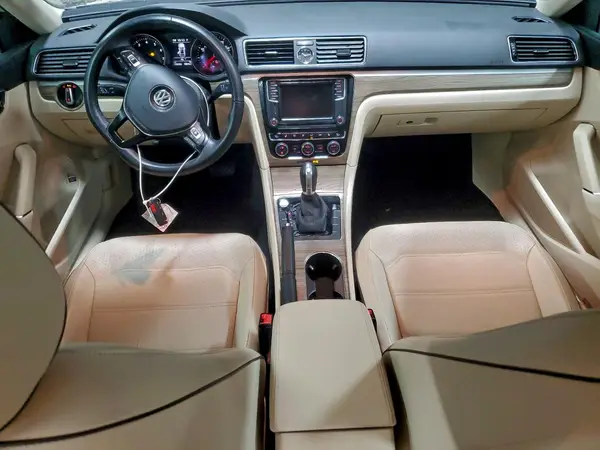 1VWBT7A34HC036167 2017 VOLKSWAGEN PASSAT - Image 8