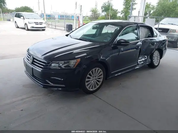 1VWBT7A34HC037061 2017 VOLKSWAGEN PASSAT - Image 2