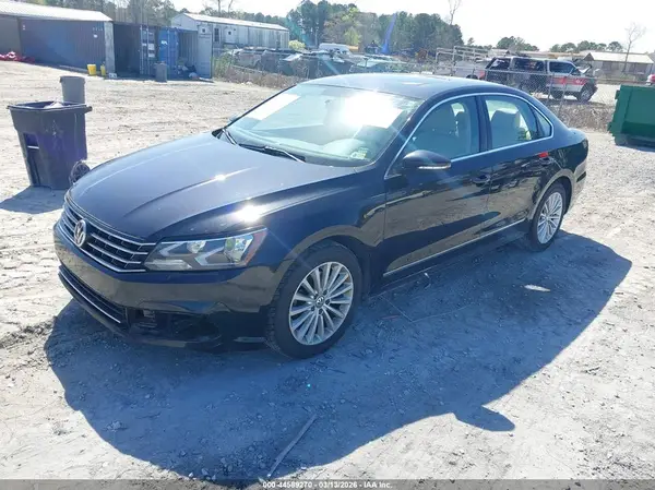 1VWBT7A34HC039750 2017 VOLKSWAGEN PASSAT - Image 2