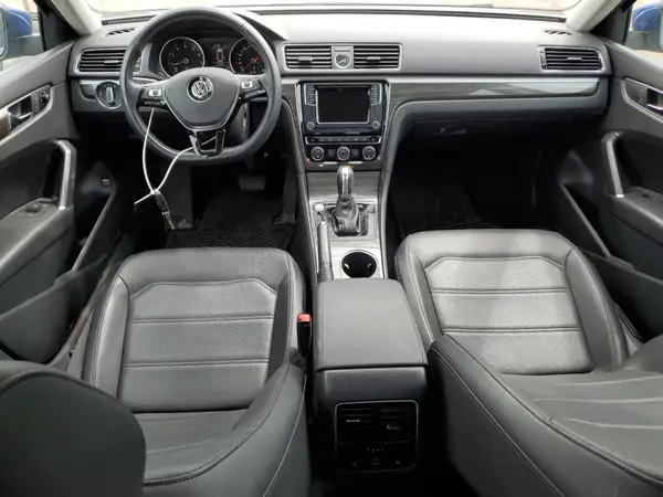 1VWBT7A34HC044916 2017 VOLKSWAGEN PASSAT - Image 8