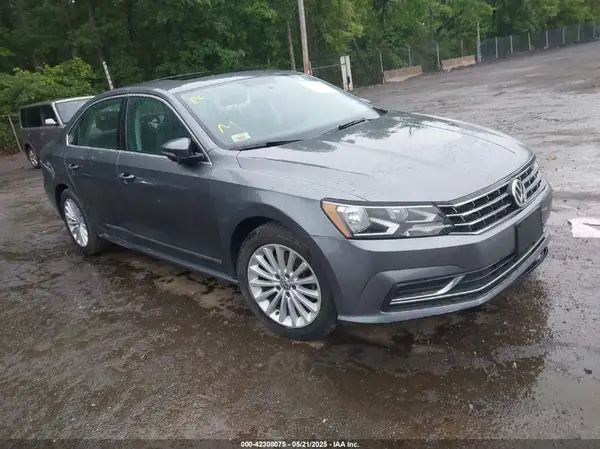 1VWBT7A34HC056242 2017 VOLKSWAGEN PASSAT - Image 1