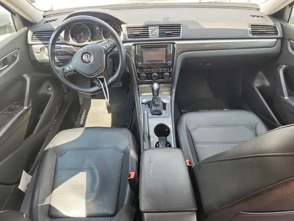 1VWBT7A34HC058069 2017 VOLKSWAGEN PASSAT - Image 8