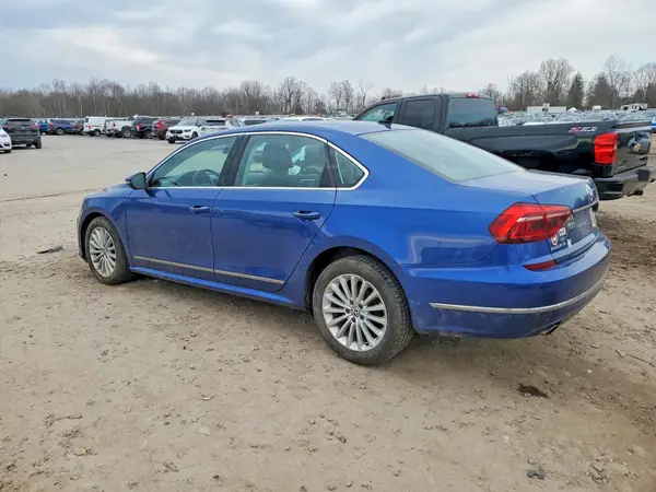 1VWBT7A34HC059075 2017 VOLKSWAGEN PASSAT - Image 2