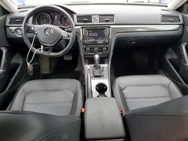 1VWBT7A34HC059075 2017 VOLKSWAGEN PASSAT - Image 8