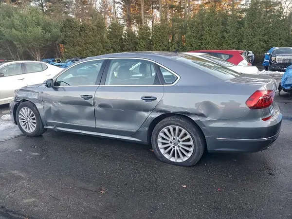 1VWBT7A34HC059299 2017 VOLKSWAGEN PASSAT - Image 2