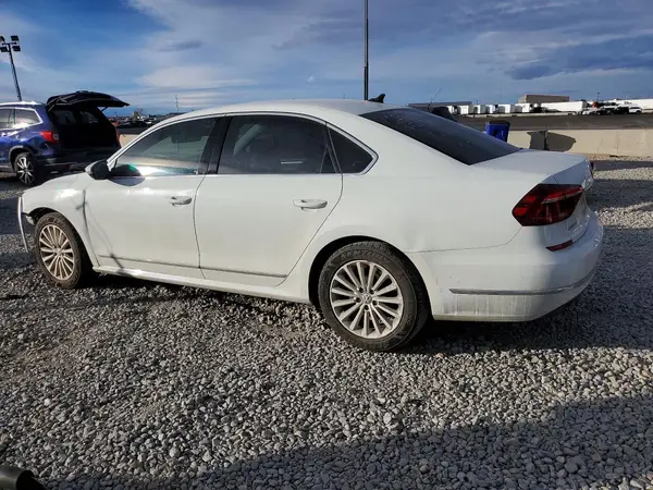 1VWBT7A34HC062820 2017 VOLKSWAGEN PASSAT - Image 2