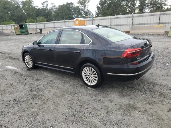 1VWBT7A34HC070173 2017 VOLKSWAGEN PASSAT - Image 2