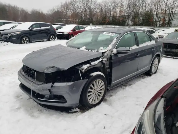 1VWBT7A34HC082310 2017 VOLKSWAGEN PASSAT - Image 1