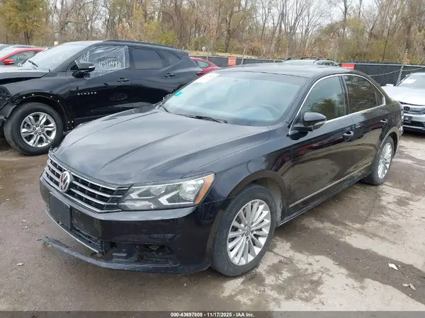 1VWBT7A34HC084607 2017 VOLKSWAGEN PASSAT - Image 2