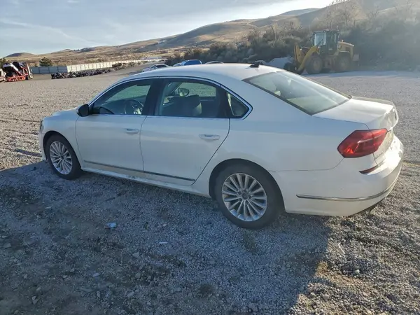 1VWBT7A35GC012569 2016 VOLKSWAGEN PASSAT - Image 2