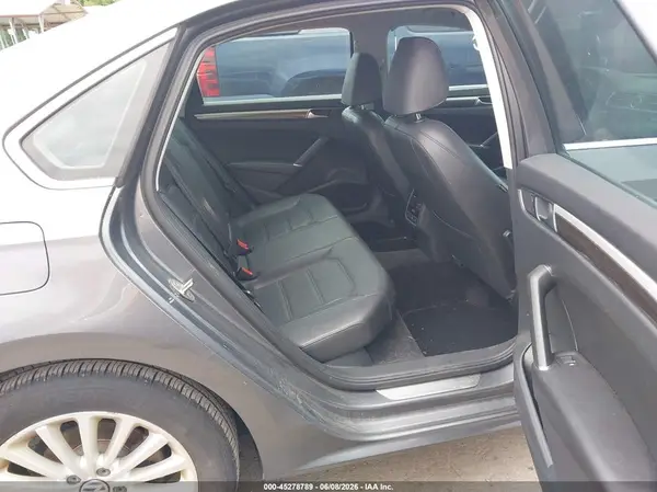 1VWBT7A35GC016802 2016 VOLKSWAGEN PASSAT - Image 8