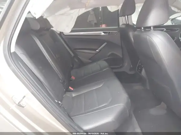 1VWBT7A35GC022079 2016 VOLKSWAGEN PASSAT - Image 8