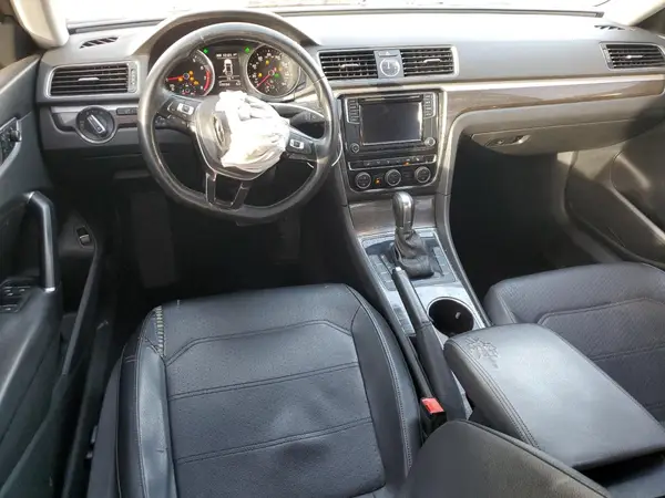 1VWBT7A35GC022230 2016 VOLKSWAGEN PASSAT - Image 8