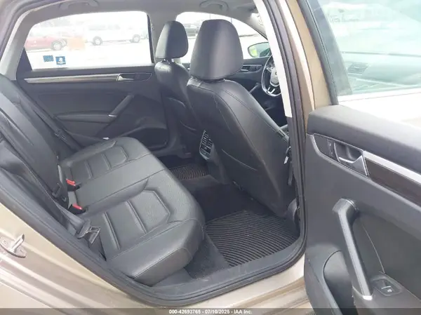1VWBT7A35GC022308 2016 VOLKSWAGEN PASSAT - Image 8
