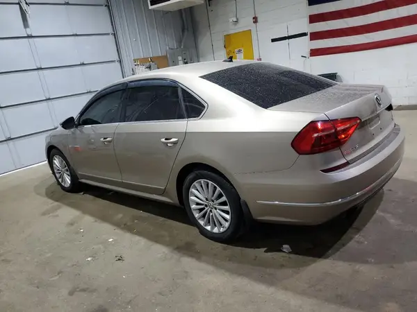 1VWBT7A35GC024592 2016 VOLKSWAGEN PASSAT - Image 2