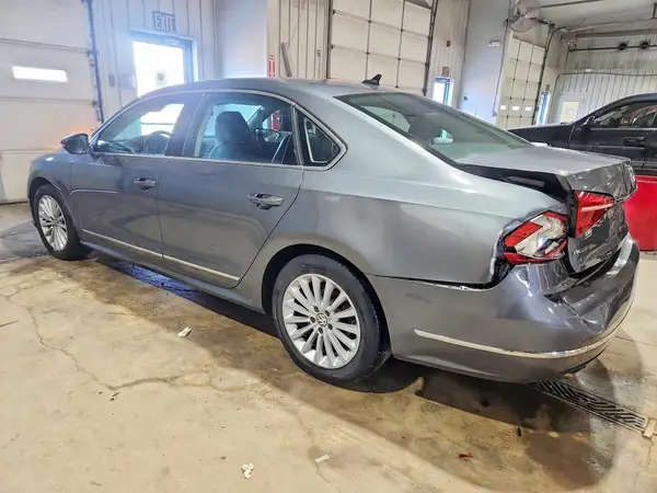 1VWBT7A35GC025841 2016 VOLKSWAGEN PASSAT - Image 2