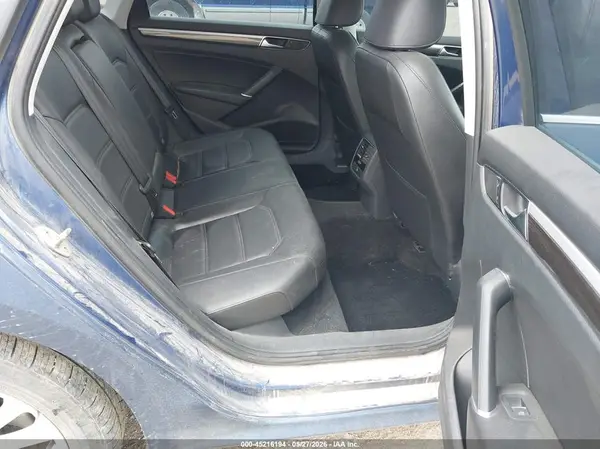1VWBT7A35GC025984 2016 VOLKSWAGEN PASSAT - Image 8