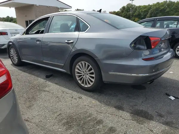 1VWBT7A35GC041943 2016 VOLKSWAGEN PASSAT - Image 2