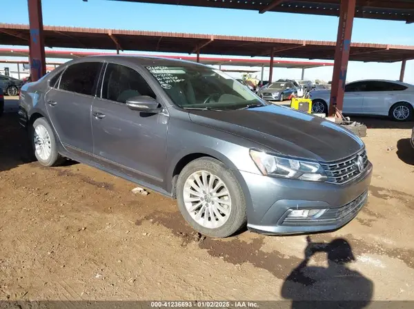1VWBT7A35GC052070 2016 VOLKSWAGEN PASSAT - Image 1