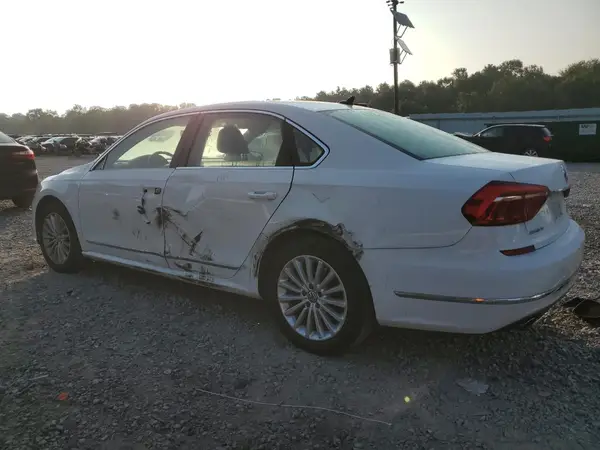 1VWBT7A35HC000648 2017 VOLKSWAGEN PASSAT - Image 2