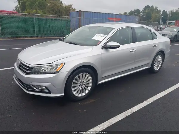 1VWBT7A35HC004506 2017 VOLKSWAGEN PASSAT - Image 2