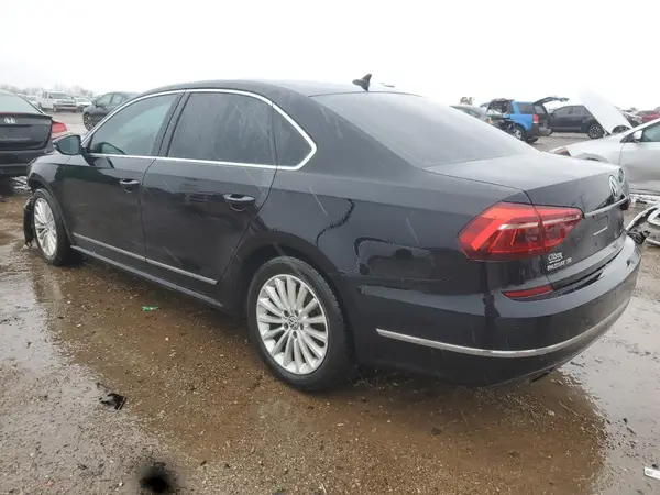1VWBT7A35HC005459 2017 VOLKSWAGEN PASSAT - Image 2