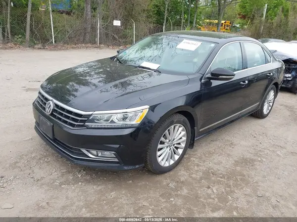 1VWBT7A35HC010533 2017 VOLKSWAGEN PASSAT - Image 2