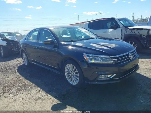 1VWBT7A35HC011116 2017 VOLKSWAGEN PASSAT - Image 1