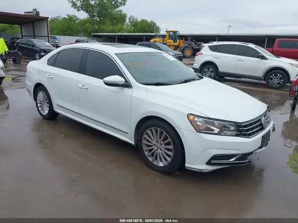 1VWBT7A35HC013125 2017 VOLKSWAGEN PASSAT - Image 1