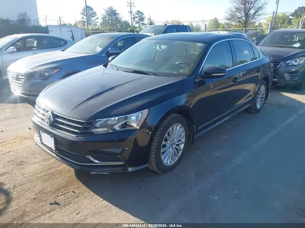 1VWBT7A35HC015957 2017 VOLKSWAGEN PASSAT - Image 2