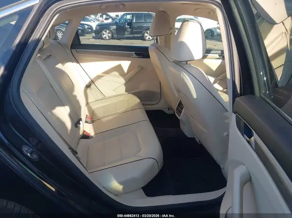 1VWBT7A35HC015957 2017 VOLKSWAGEN PASSAT - Image 8
