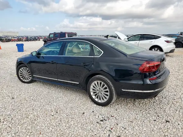 1VWBT7A35HC019006 2017 VOLKSWAGEN PASSAT - Image 2