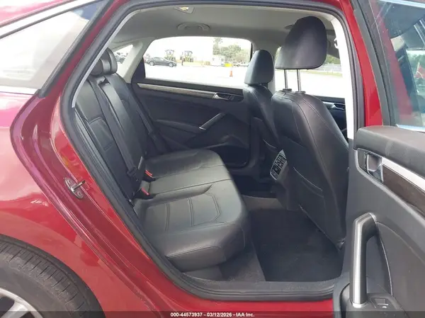 1VWBT7A35HC019586 2017 VOLKSWAGEN PASSAT - Image 8