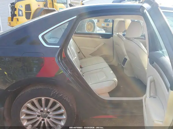1VWBT7A35HC019670 2017 VOLKSWAGEN PASSAT - Image 8