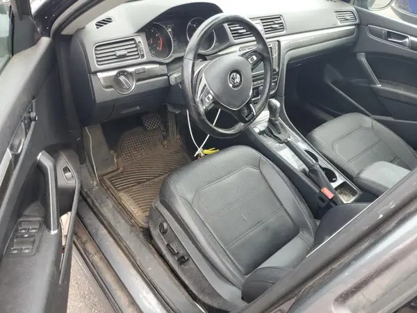 1VWBT7A35HC021208 2017 VOLKSWAGEN PASSAT - Image 8
